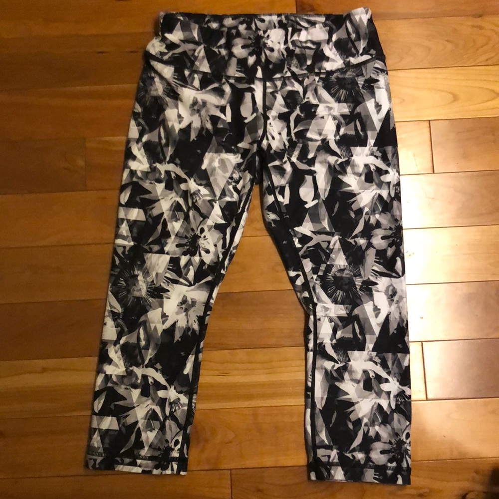 Reebok Medium Cropped Leggings